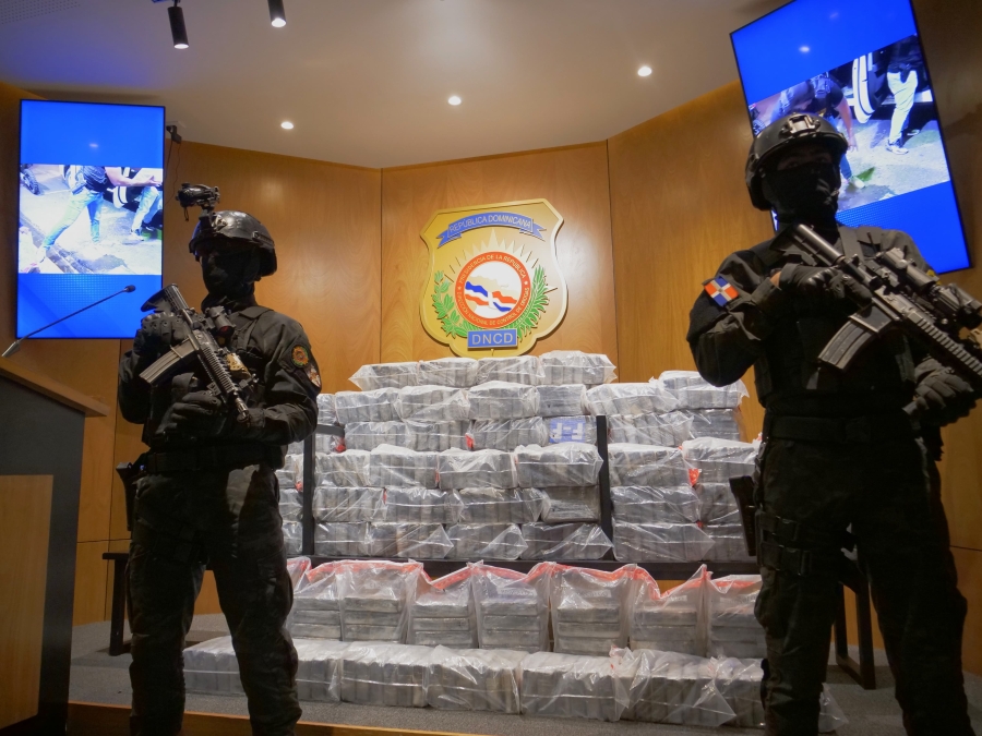 Confiscan cargamento de 395 paquetes de cocaína y arrestan tres hombres en Peravia